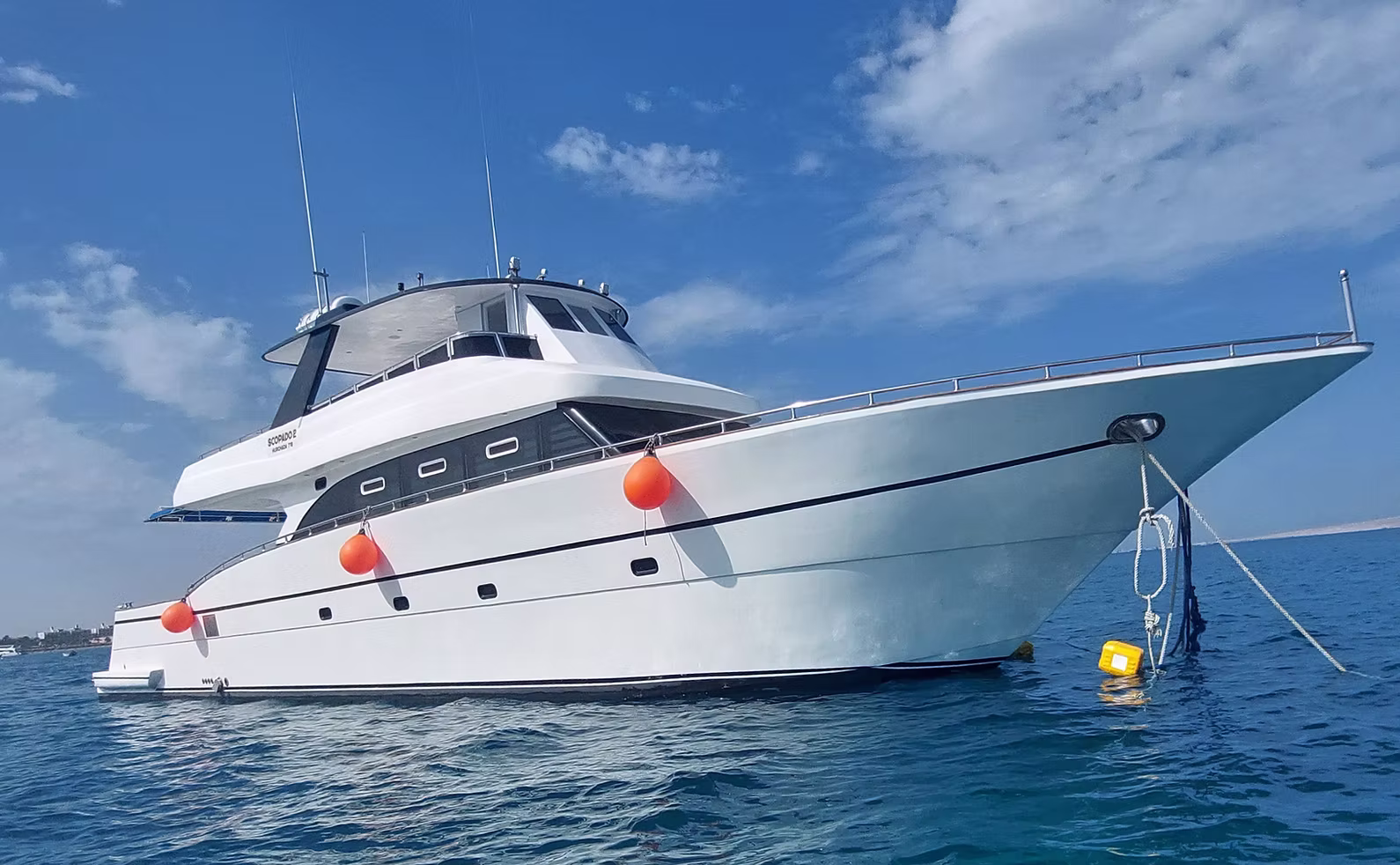 Яхта Scuba (до 9 человек)